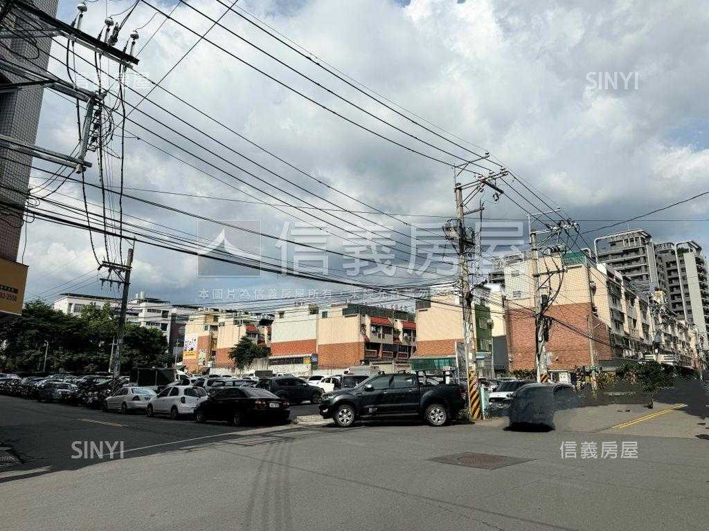 超美裝潢３房雙車位房屋室內格局與周邊環境