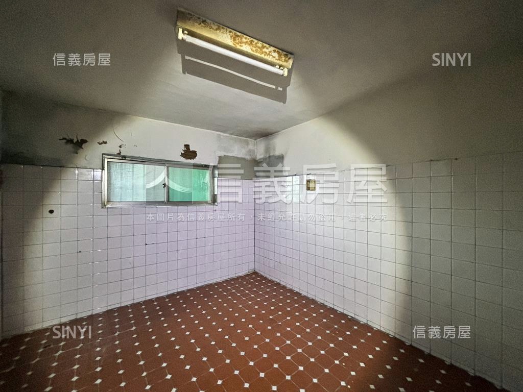面寬透天‧近凱旋二聖站房屋室內格局與周邊環境