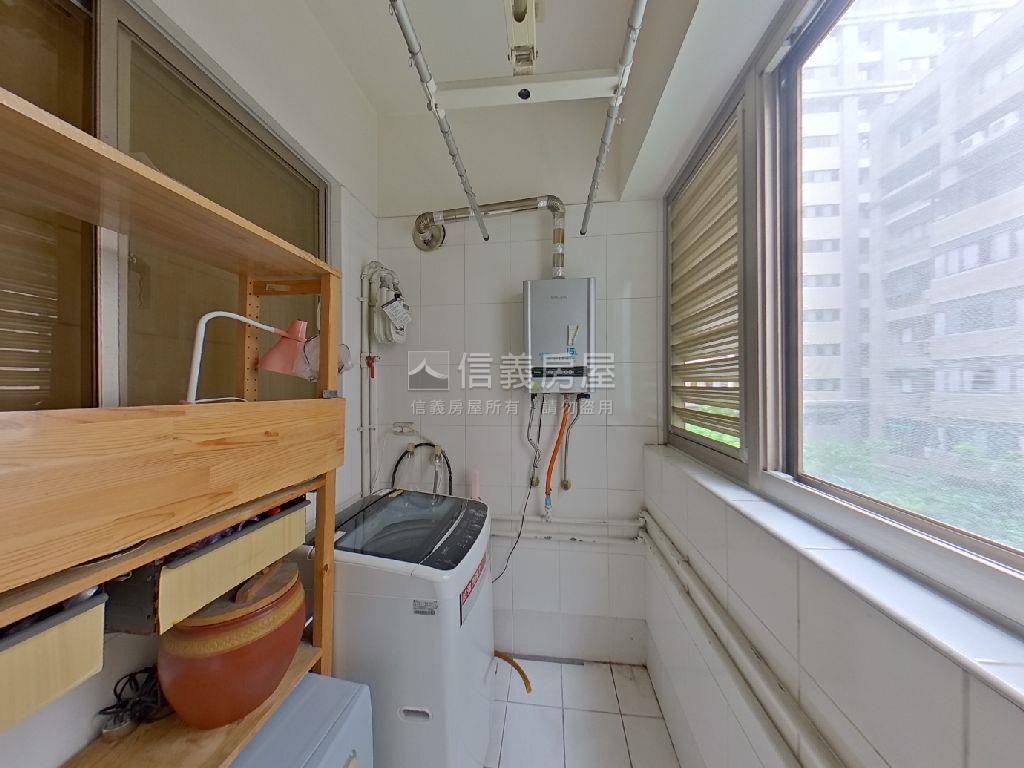合康馥裔優雅樹海二房車位房屋室內格局與周邊環境