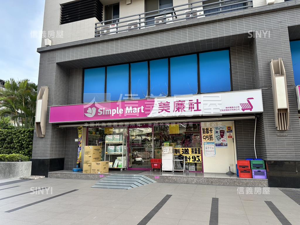 楠梓角窗黃金透店房屋室內格局與周邊環境