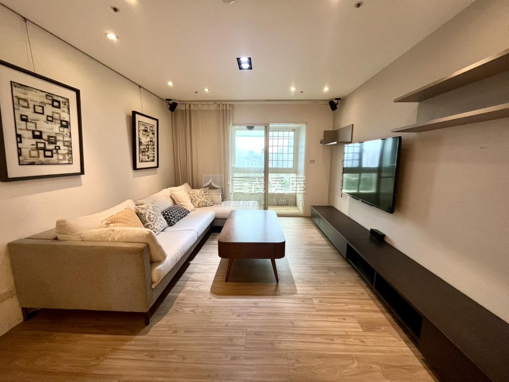 良辰吉市精美臻品３房房屋室內格局與周邊環境