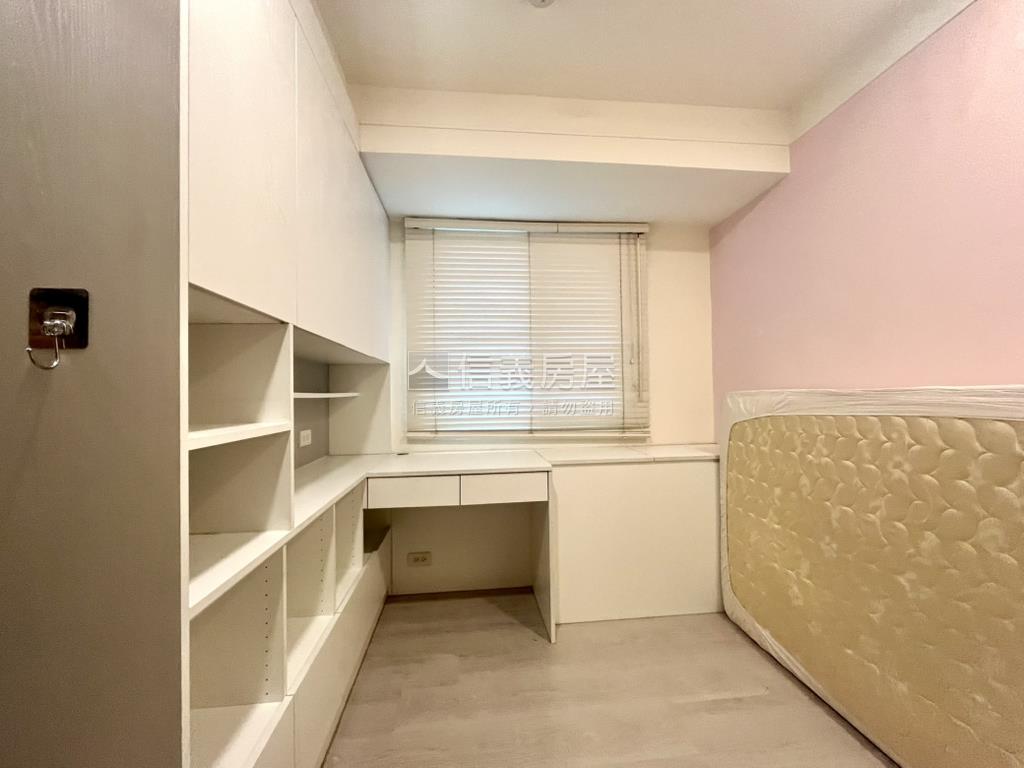 良辰吉市精美臻品３房房屋室內格局與周邊環境