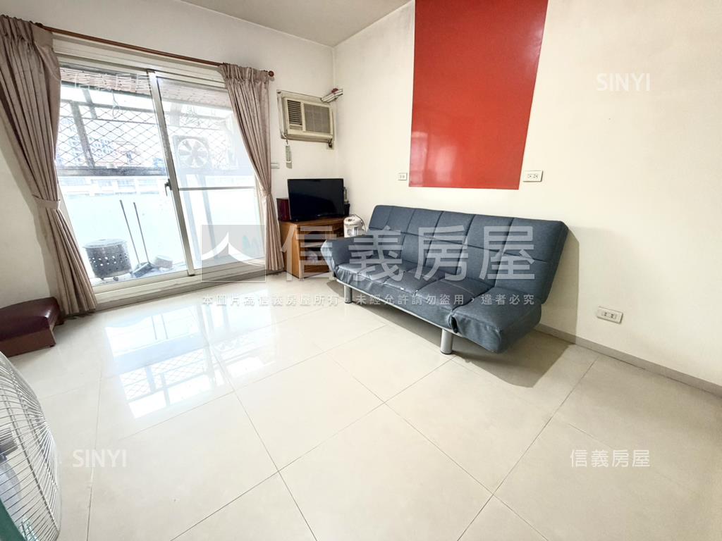 電梯正一房兩廳有陽台房屋室內格局與周邊環境
