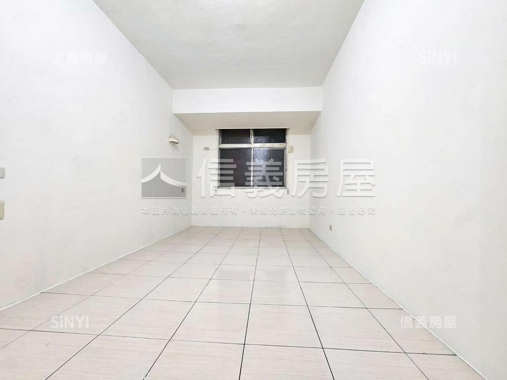 近公園國小邊間方正大三房房屋室內格局與周邊環境