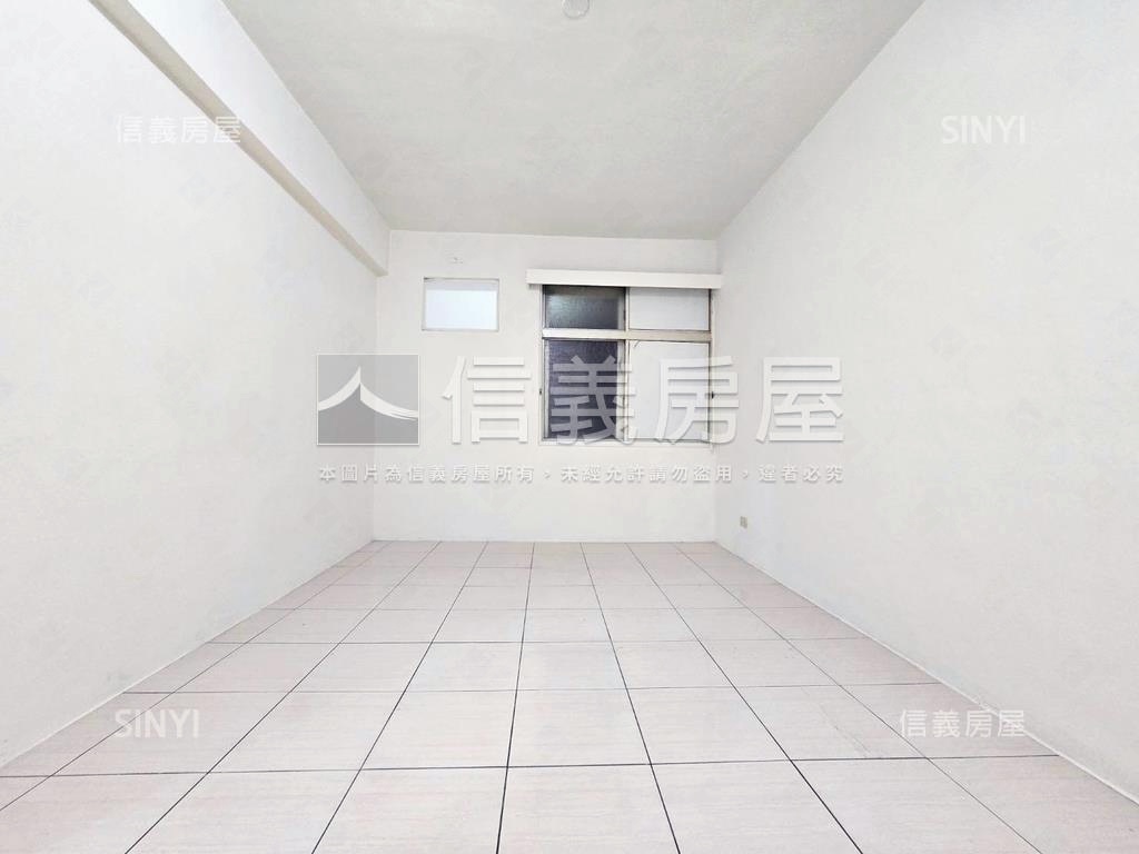 近公園國小邊間方正大三房房屋室內格局與周邊環境