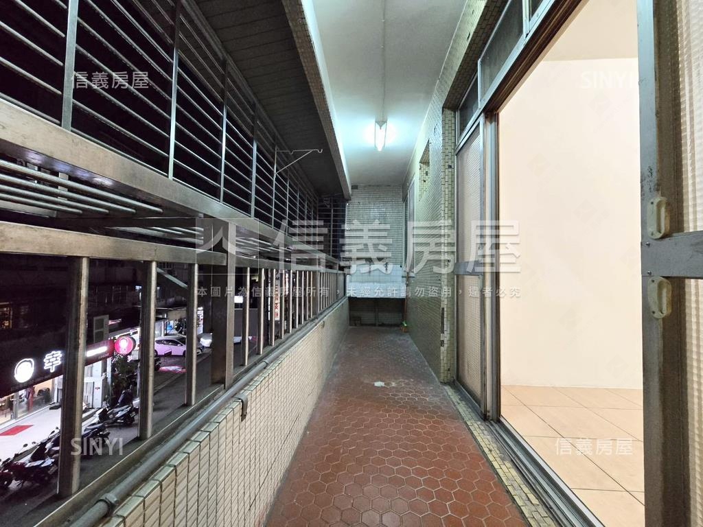 近公園國小邊間方正大三房房屋室內格局與周邊環境