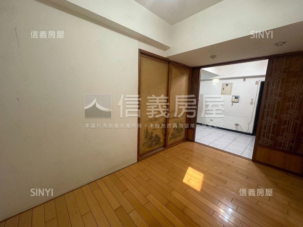 稀有釋出明房明廳房屋室內格局與周邊環境