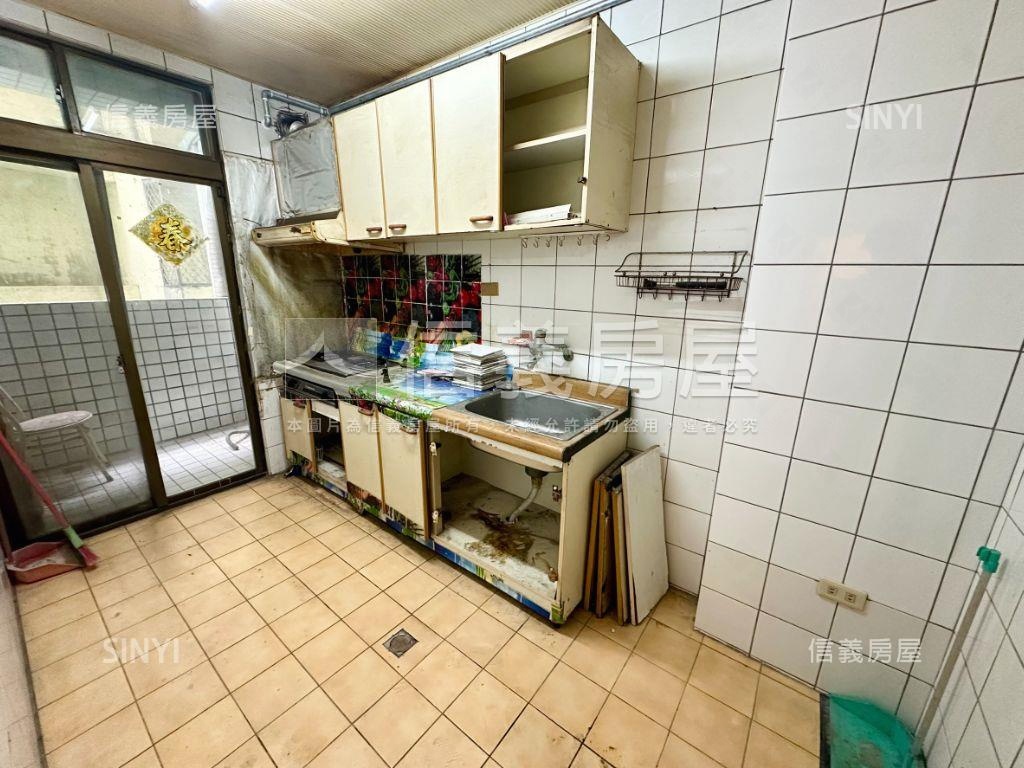 近水湳經貿低總價三房房屋室內格局與周邊環境