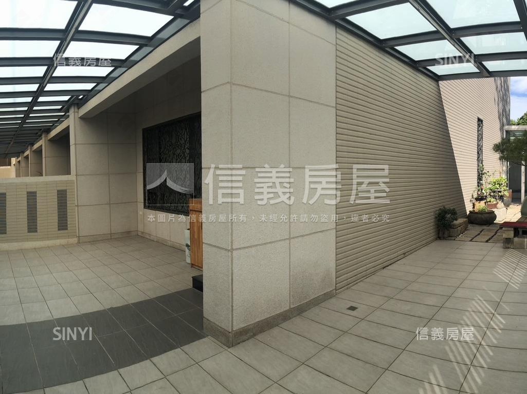 面寬８米８大地坪角間別墅房屋室內格局與周邊環境
