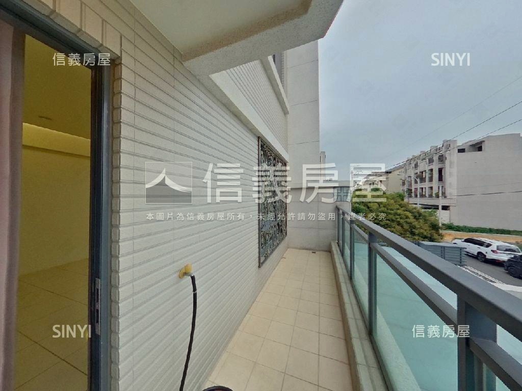 面寬８米８大地坪角間別墅房屋室內格局與周邊環境