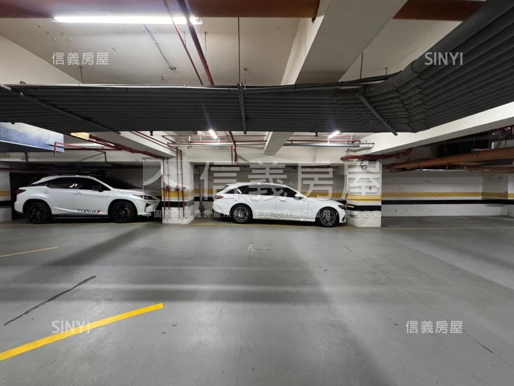 中正水美館坡平車位房屋室內格局與周邊環境