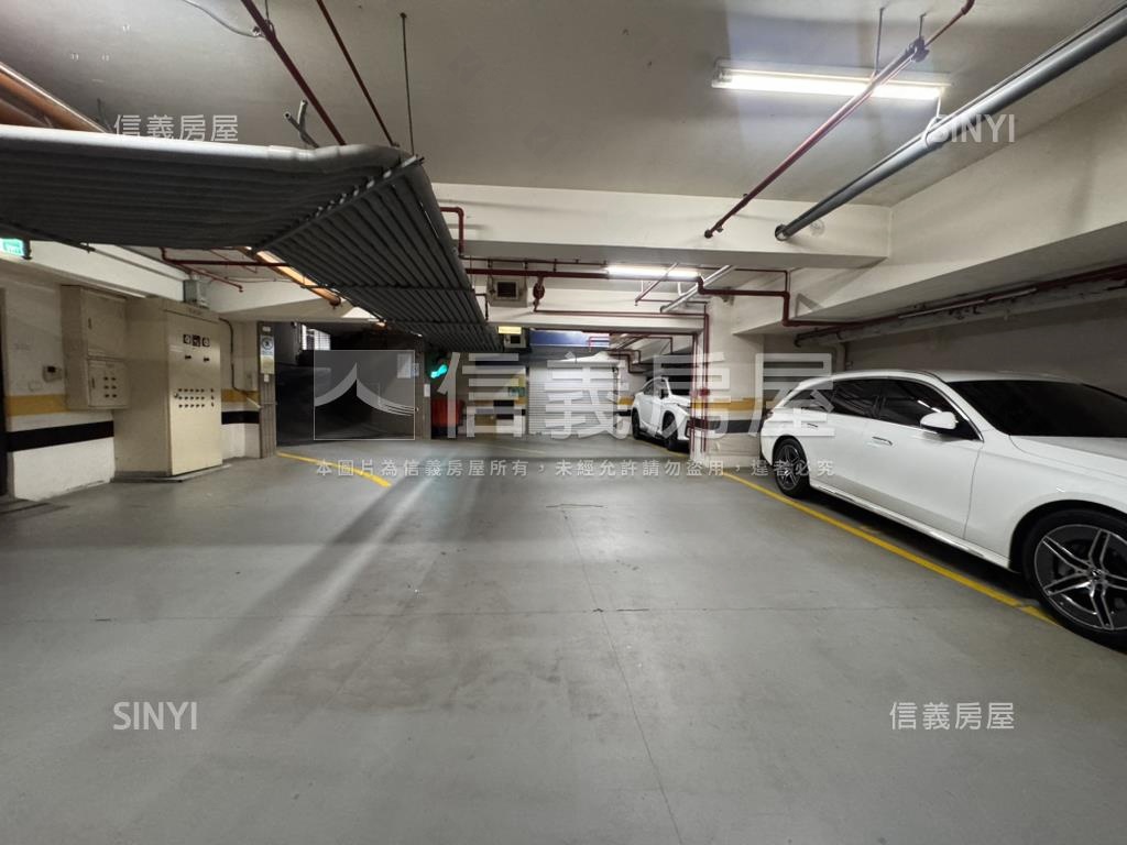中正水美館坡平車位房屋室內格局與周邊環境