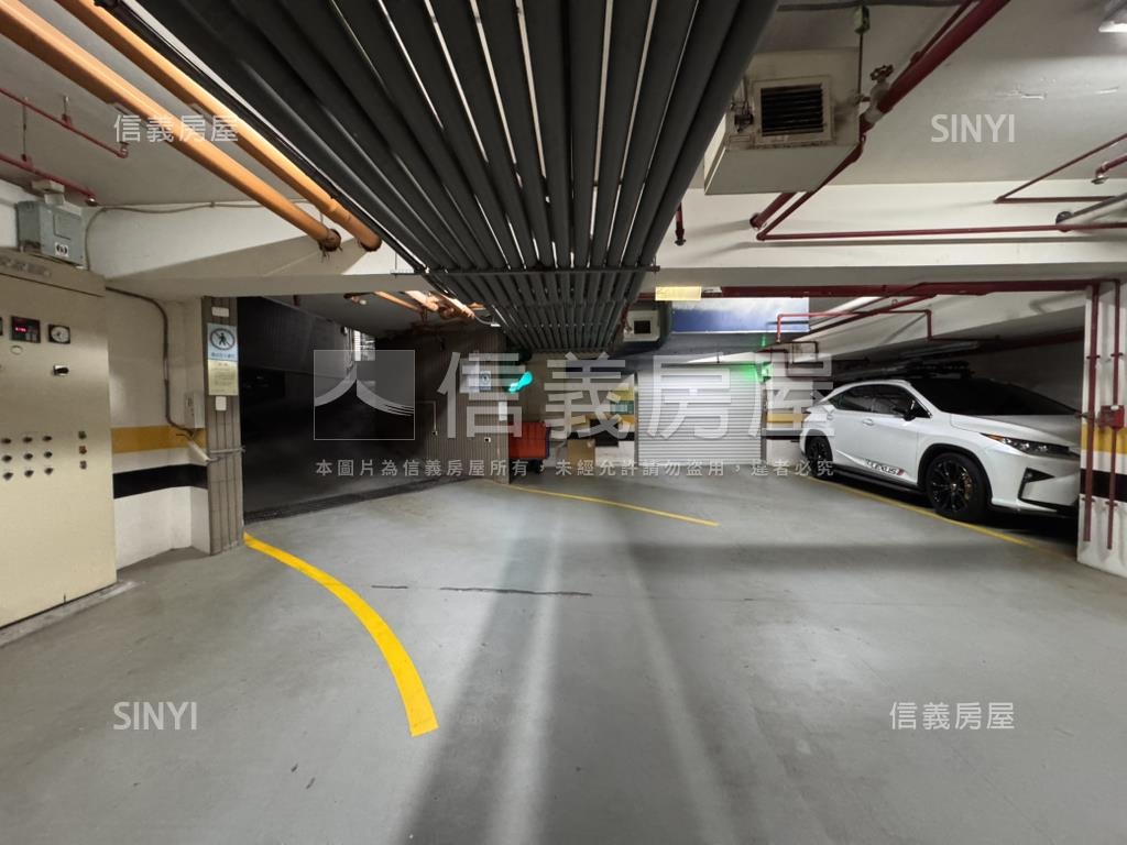 中正水美館坡平車位房屋室內格局與周邊環境