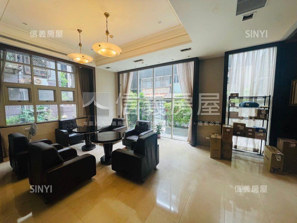 中正水美館坡平車位房屋室內格局與周邊環境