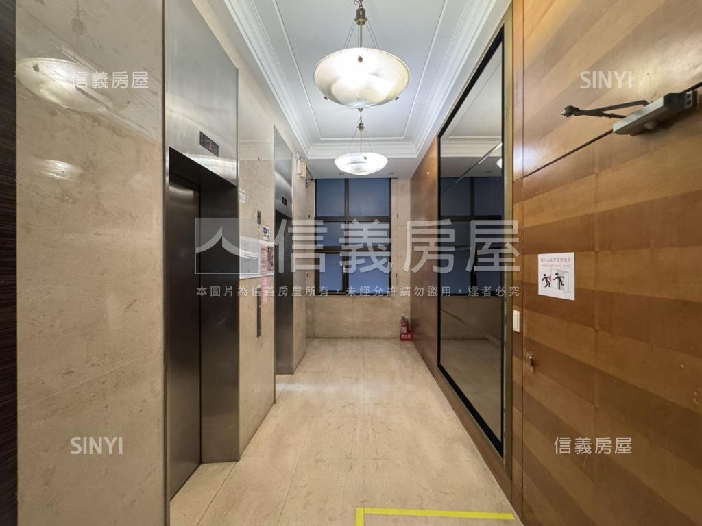 中正水美館坡平車位房屋室內格局與周邊環境