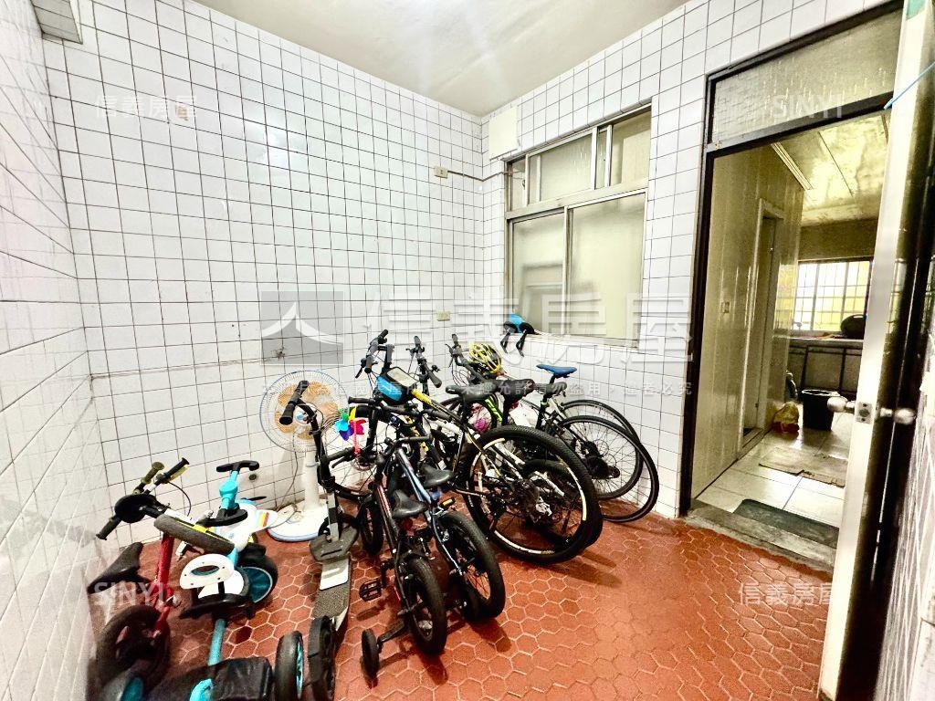 功學社新村採光美透天房屋室內格局與周邊環境