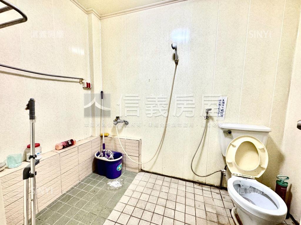 功學社新村採光美透天房屋室內格局與周邊環境