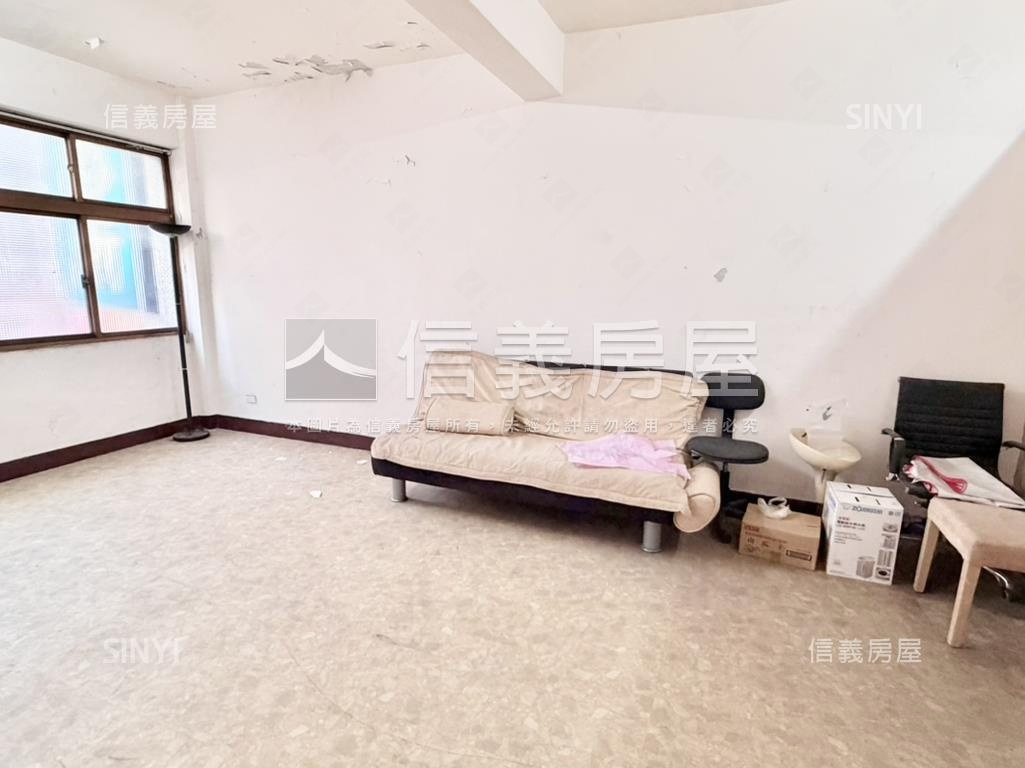 正中山路透天店面房屋室內格局與周邊環境