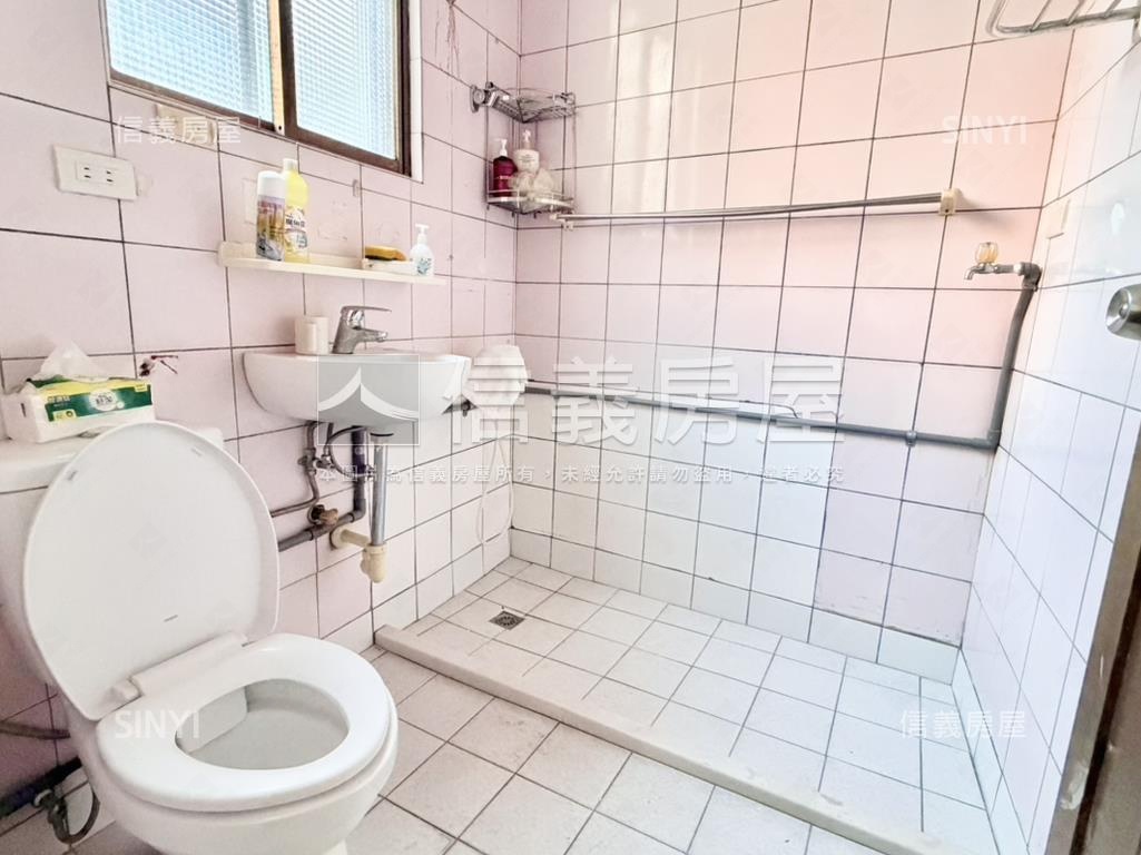 正中山路透天店面房屋室內格局與周邊環境