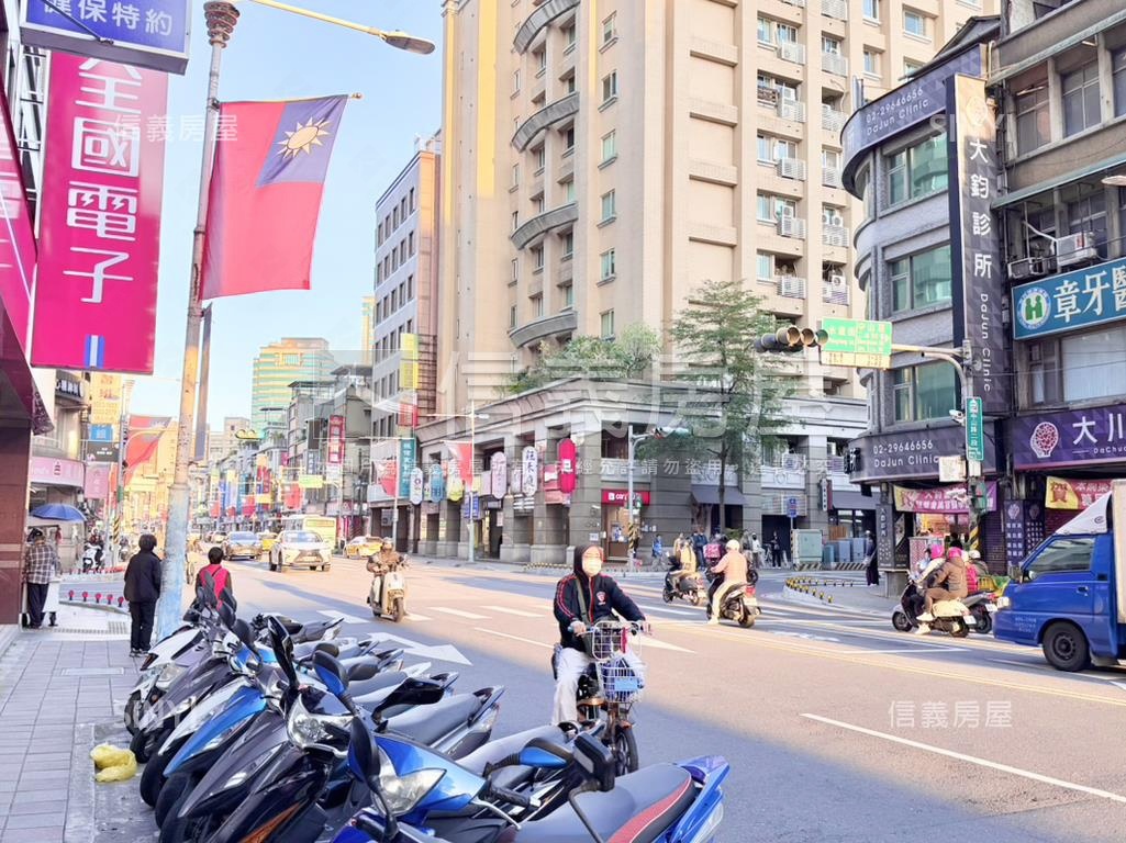 正中山路透天店面房屋室內格局與周邊環境