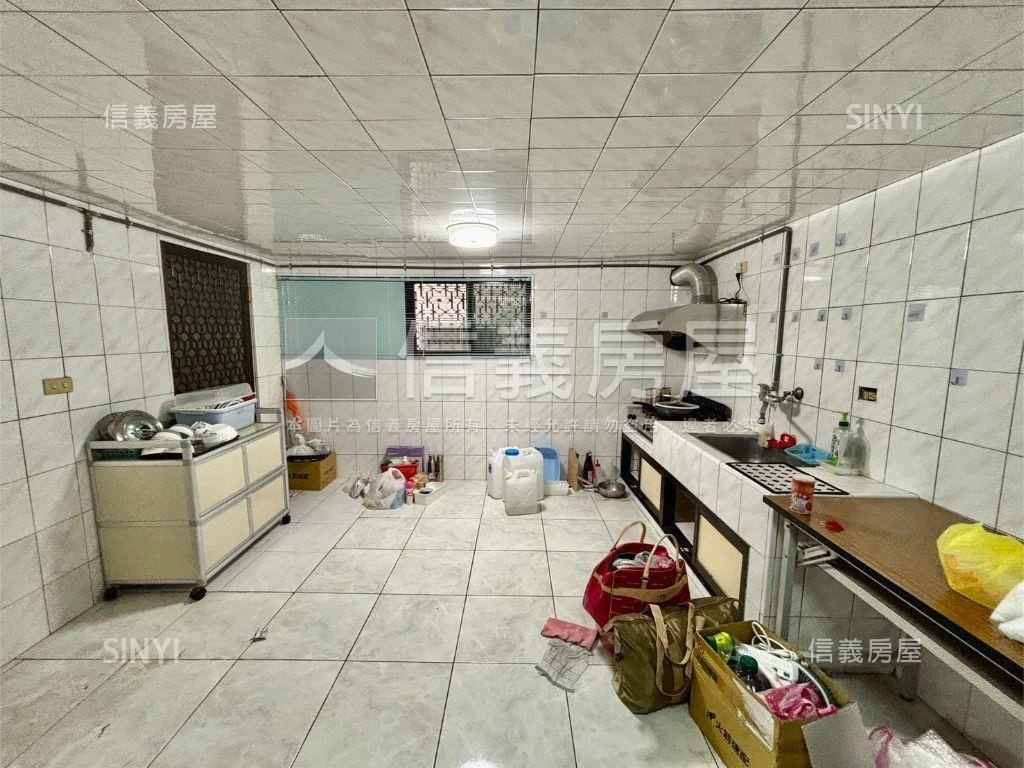 後昌商圈邊間美透天房屋室內格局與周邊環境