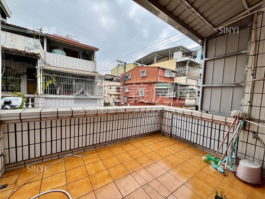 後昌商圈邊間美透天房屋室內格局與周邊環境