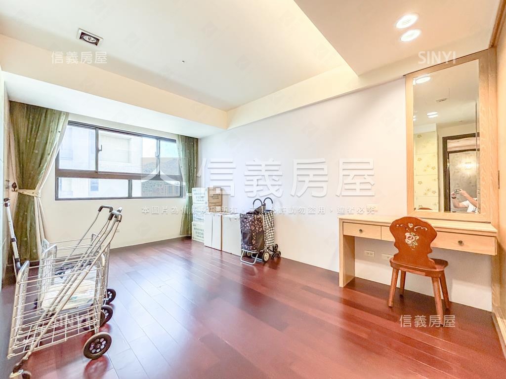 精緻愛河景觀雙車豪邸房屋室內格局與周邊環境