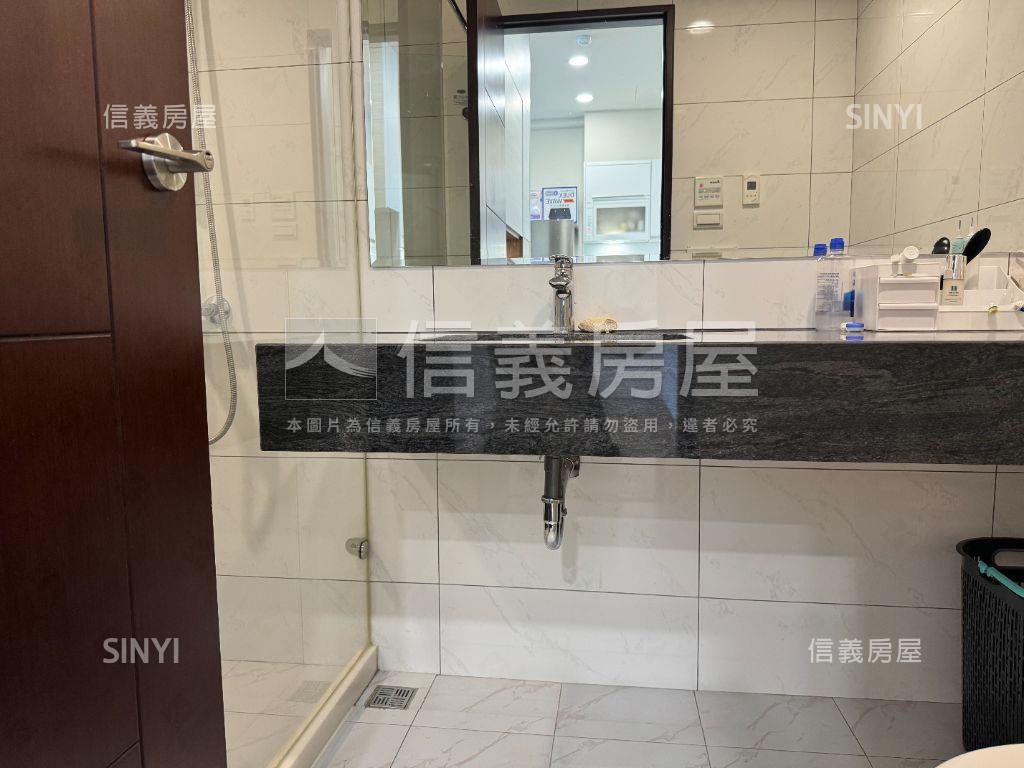 灣岸河邊貴族房屋室內格局與周邊環境