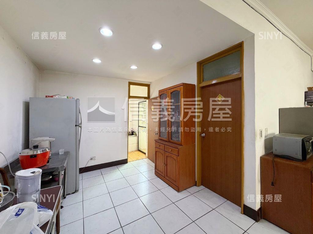 中興街３房豪爽美寓房屋室內格局與周邊環境