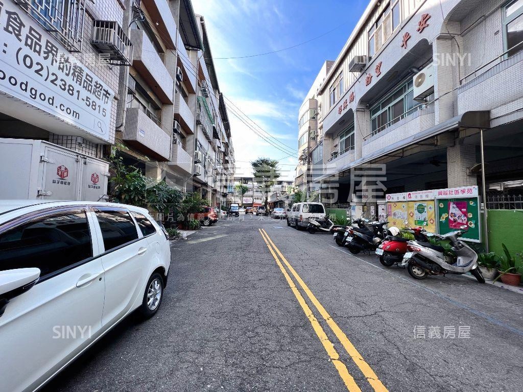 南屯優質角間店面房屋室內格局與周邊環境