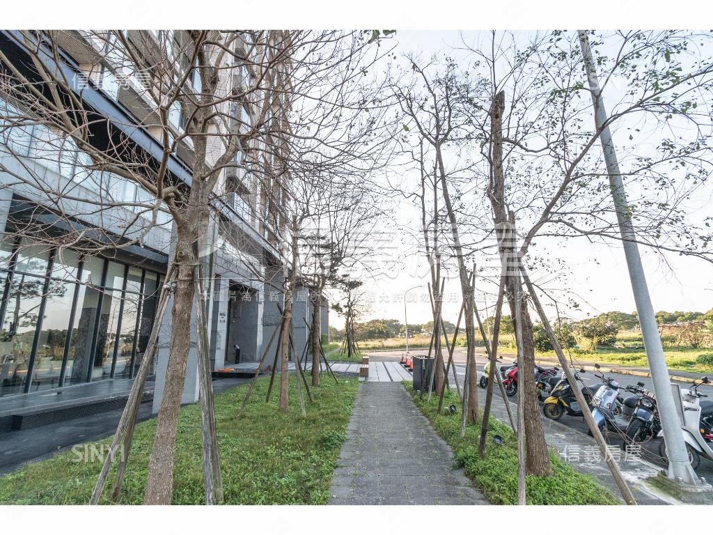 【新潤峰采】屋主誠意出售房屋室內格局與周邊環境