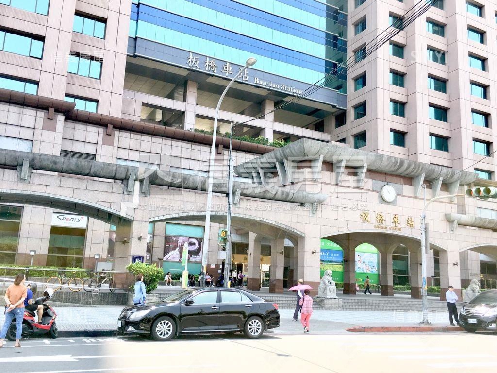 專約‧海山國中生活大空間房屋室內格局與周邊環境