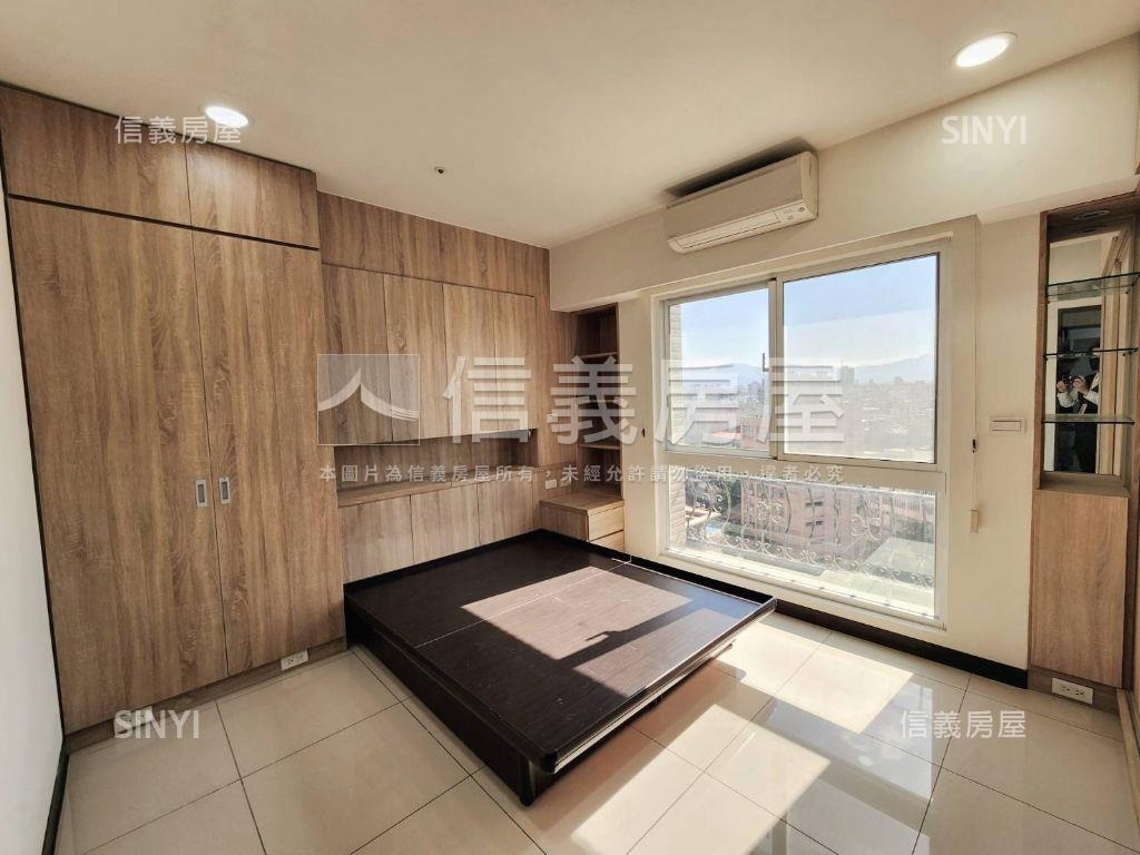 法國之星Ｃ棟明亮三房車位房屋室內格局與周邊環境