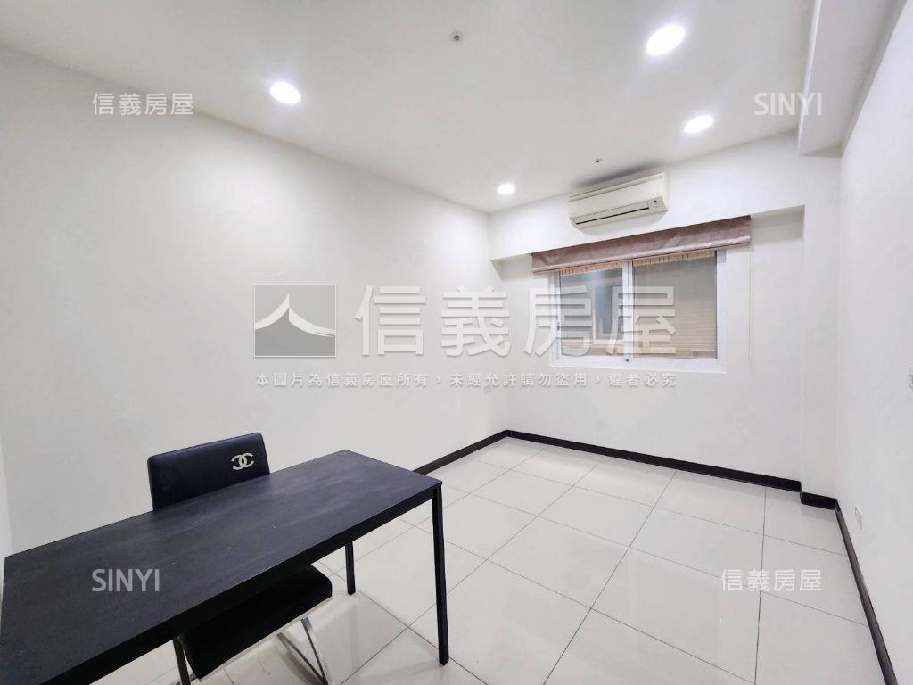 法國之星Ｃ棟明亮三房車位房屋室內格局與周邊環境