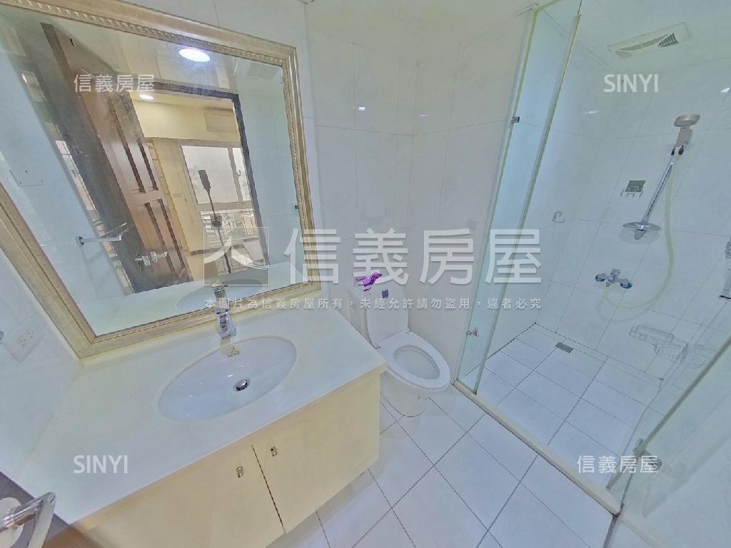 法國之星Ｃ棟明亮三房車位房屋室內格局與周邊環境