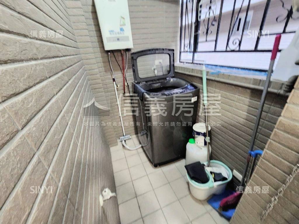 法國之星Ｃ棟明亮三房車位房屋室內格局與周邊環境