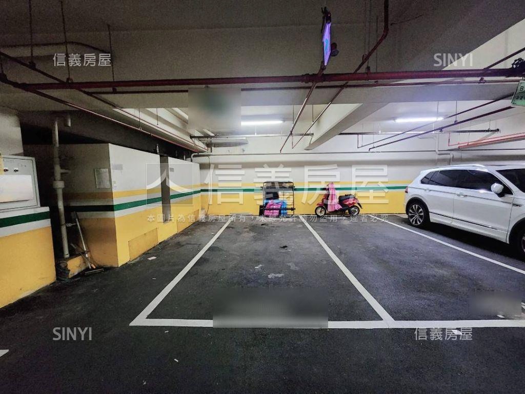 法國之星Ｃ棟明亮三房車位房屋室內格局與周邊環境