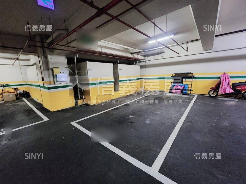 法國之星Ｃ棟明亮三房車位房屋室內格局與周邊環境