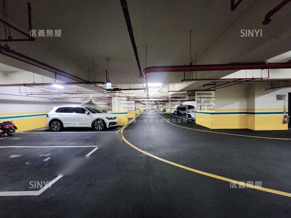 法國之星Ｃ棟明亮三房車位房屋室內格局與周邊環境