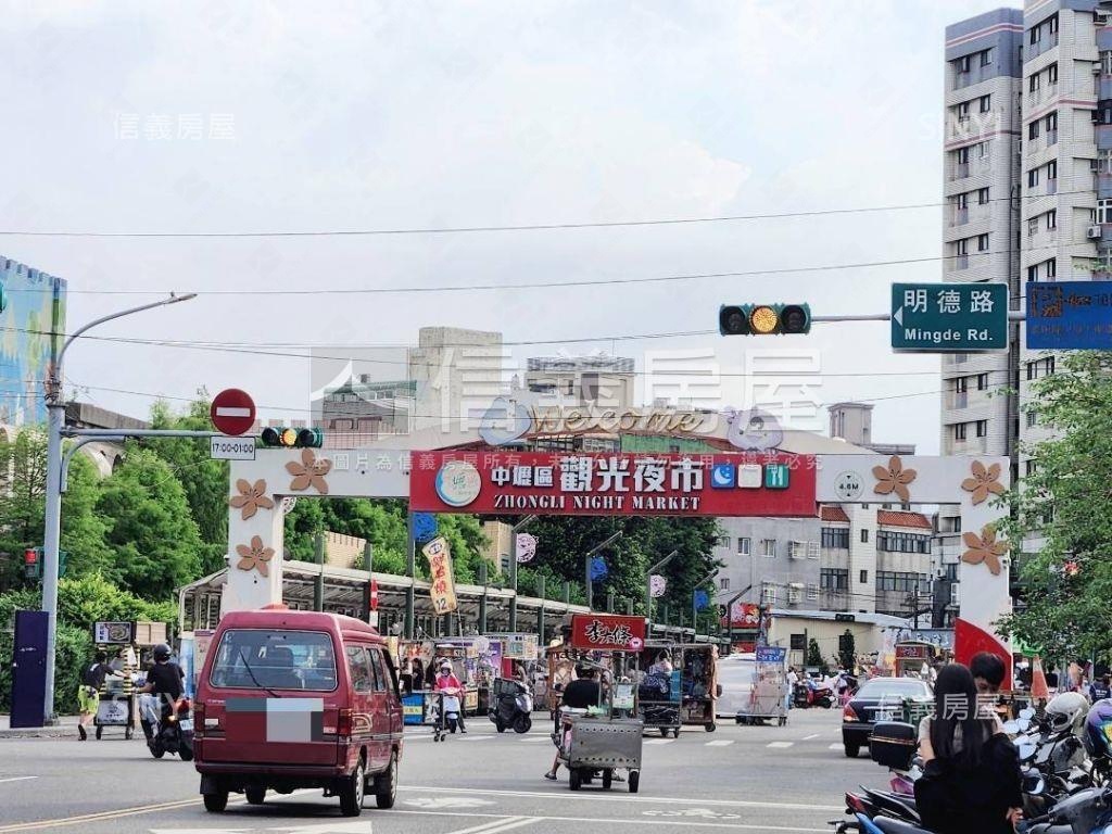 法國之星Ｃ棟明亮三房車位房屋室內格局與周邊環境