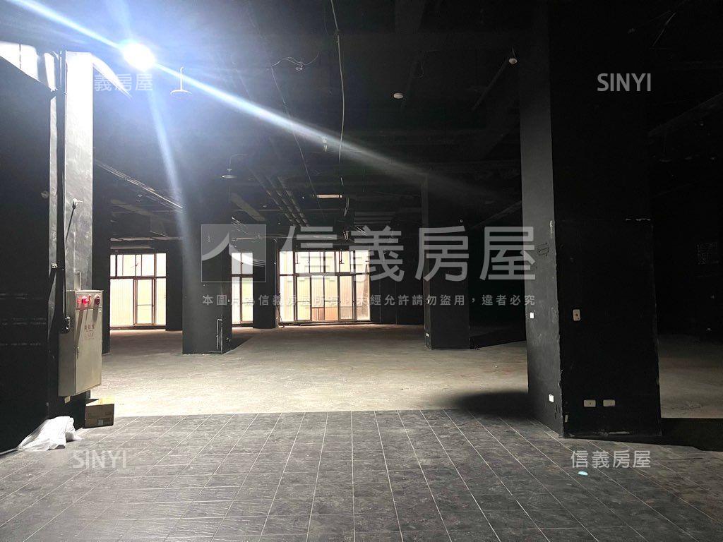 近捷運市政府站大坪數店面房屋室內格局與周邊環境