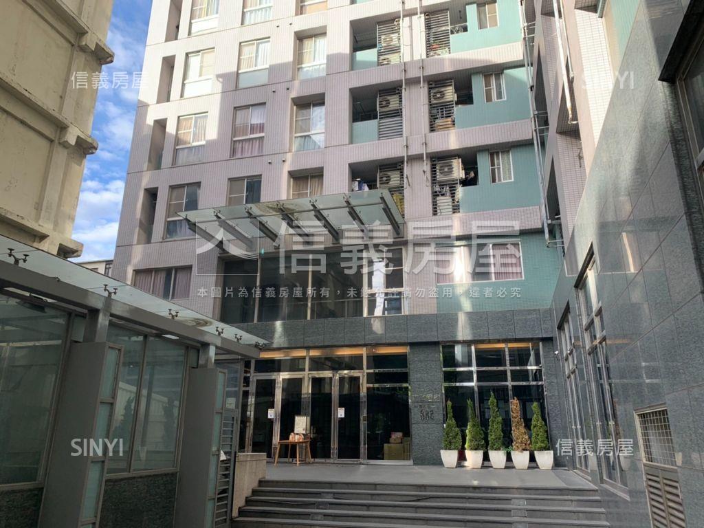 近捷運市政府站大坪數店面房屋室內格局與周邊環境