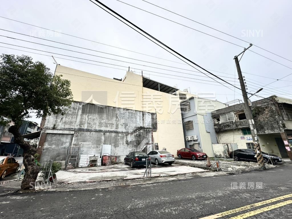 仁武三角窗雙面臨路土地房屋室內格局與周邊環境