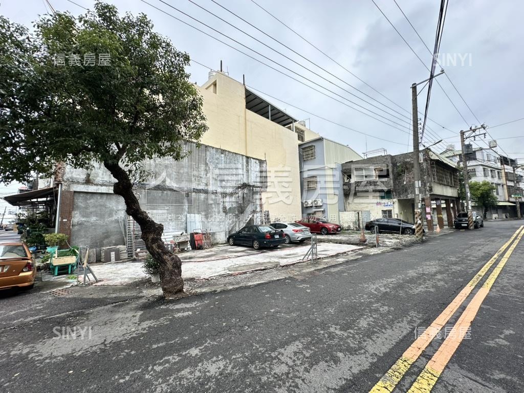 仁武三角窗雙面臨路土地房屋室內格局與周邊環境