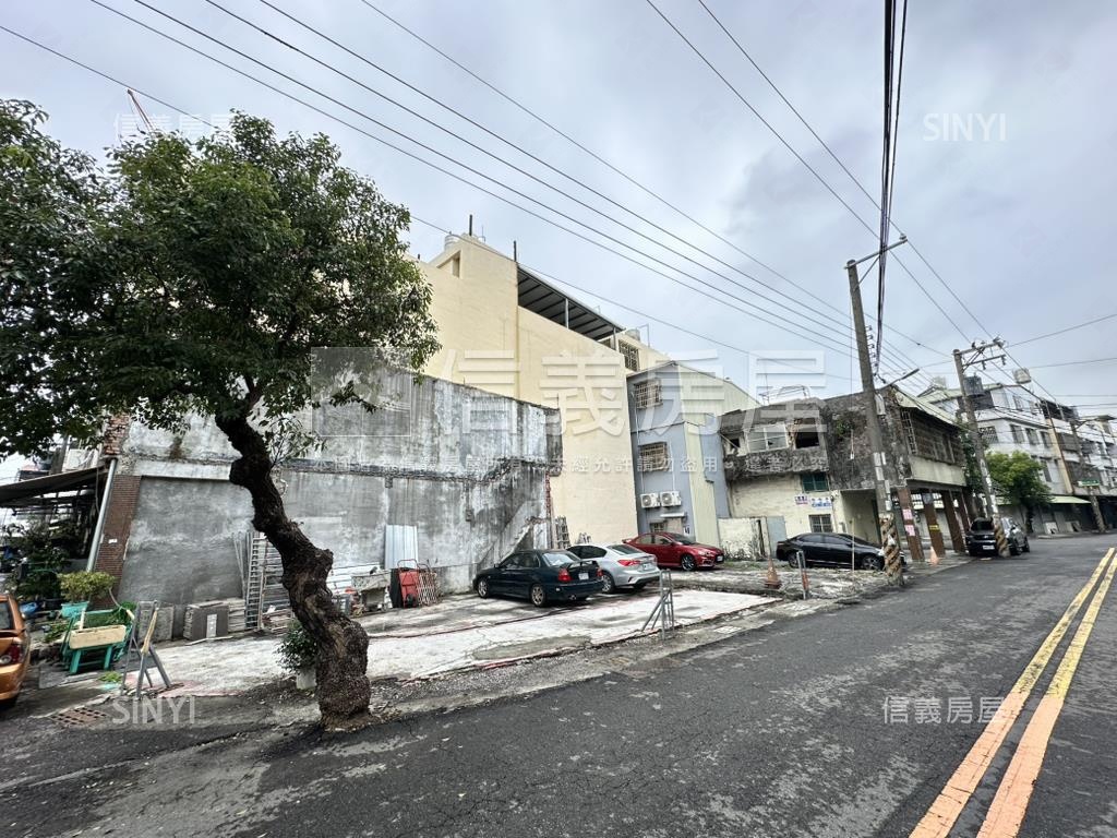 仁武三角窗雙面臨路土地房屋室內格局與周邊環境