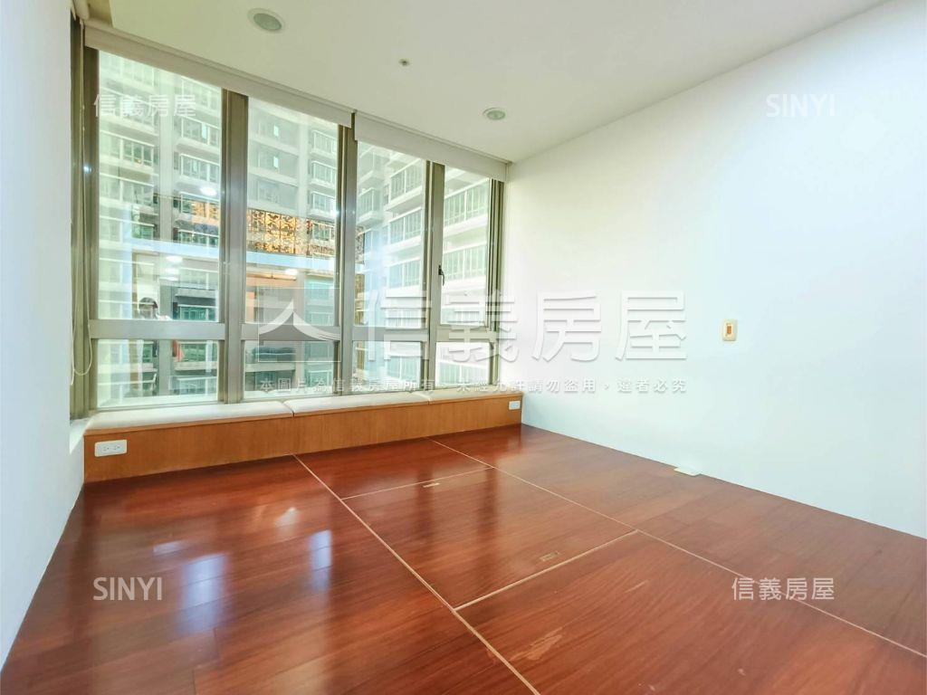 南加州Ｂ棟有河景房屋室內格局與周邊環境