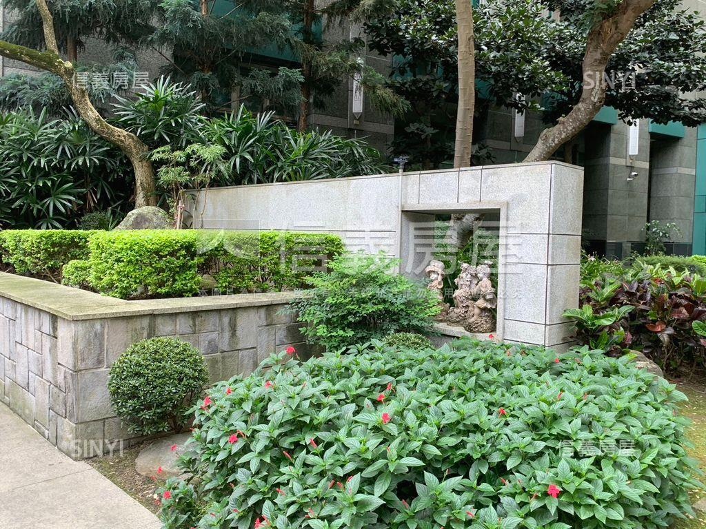 【店面】挑高美妝首選房屋室內格局與周邊環境