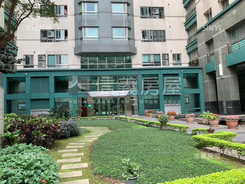 【店面】挑高美妝首選房屋室內格局與周邊環境