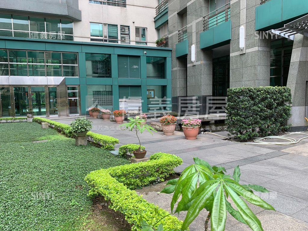 【店面】挑高美妝首選房屋室內格局與周邊環境