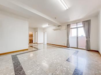 近捷運站朝西南視野四房